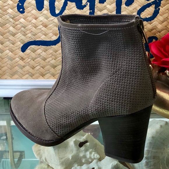 Aquatalia Ankle Boots - Picture 5 of 6